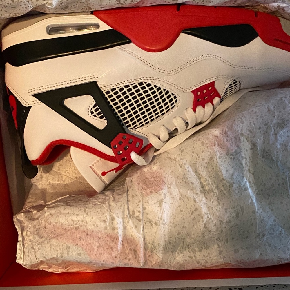 Jordan 4 Fire Red - Picture 1 of 2